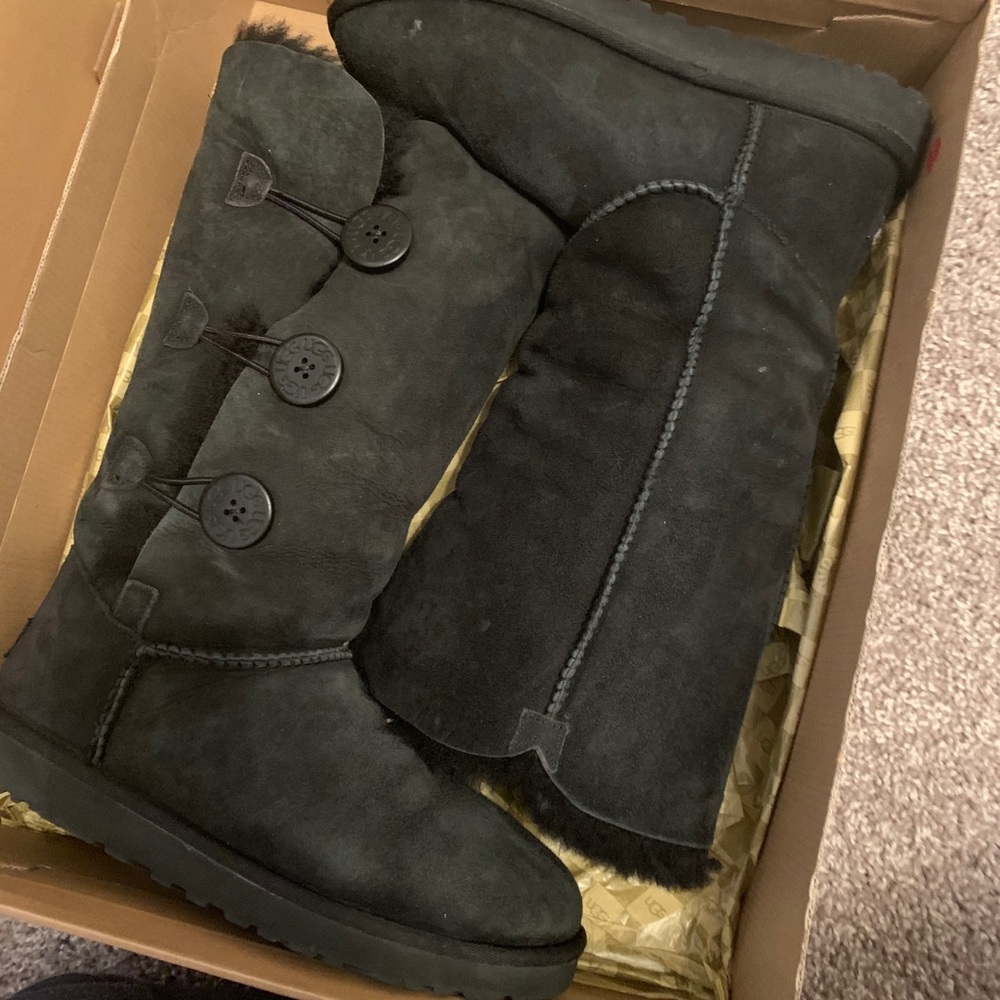 Black tall Bailey Button Uggs